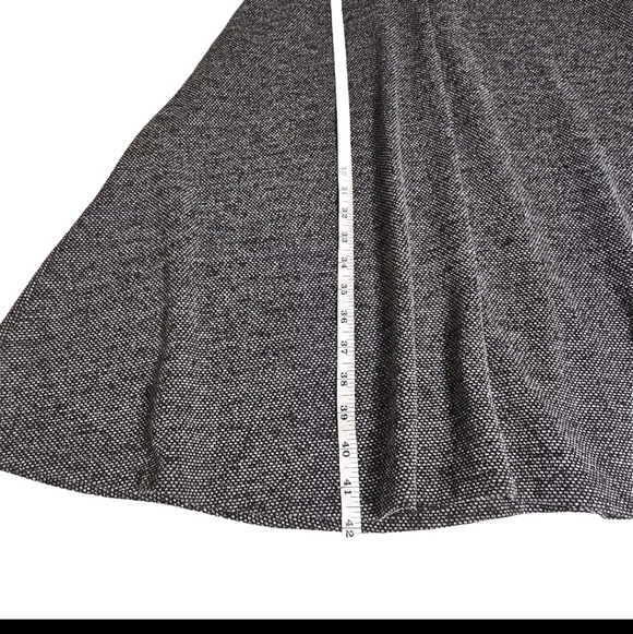 H&M Medium Black V-Neck Fit & Flare Casual Office Career Simple Minimal Dress - Picture 11 of 13